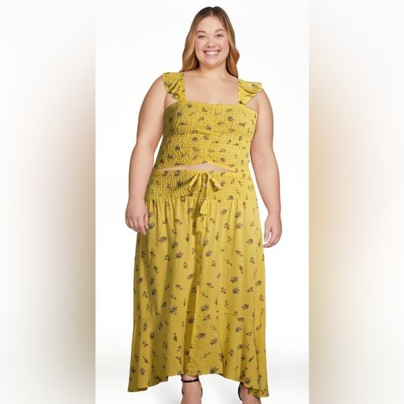 No Boundaries Yellow two piece top and maxi skirt set - Picture 1 of 11